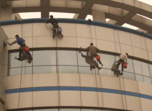 專業(yè)外墻清洗與外墻粉刷服務